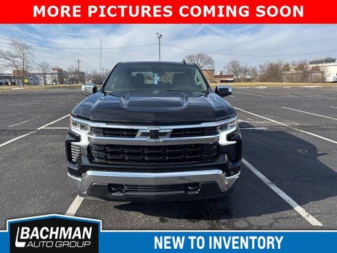 Used 2025 Chevrolet Silverado 1500 LT image 3