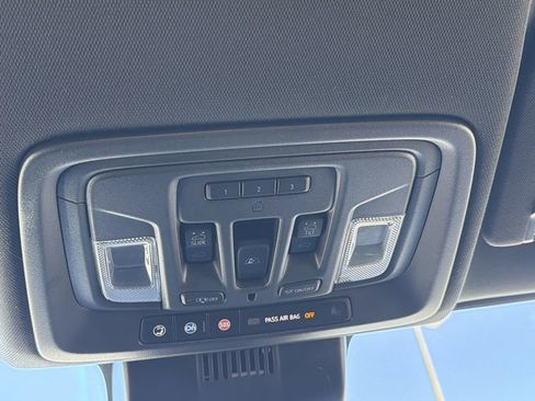 Used 2023 Chevrolet Silverado 1500 High Country image 13