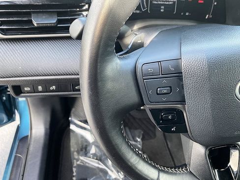 Used 2025 Toyota Camry SE FWD image 15