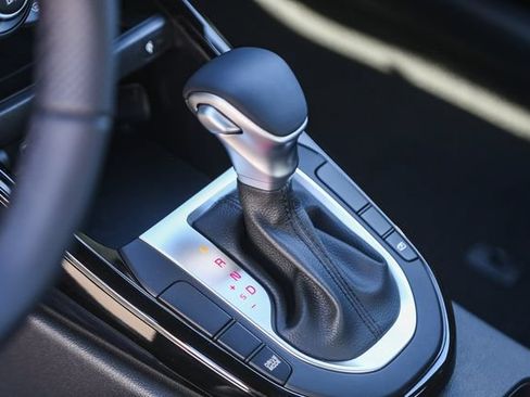 New 2024 Kia Forte GT-Line w/ GT-Line Premium Package FWD image 23