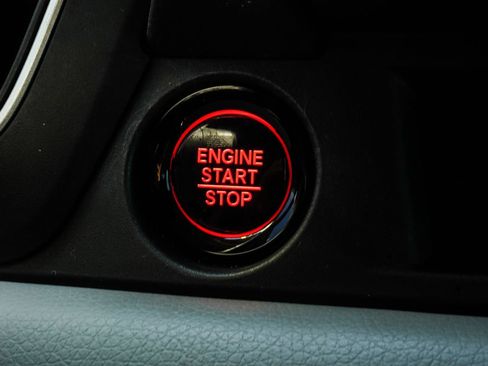 Used 2025 Honda Pilot EX-L image 28