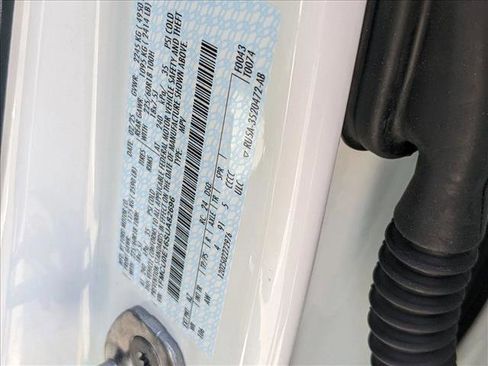 New 2025 Ford Escape SE w/ PHEV Premium Package FWD image 17