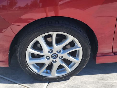 Used 2015 MAZDA MAZDA5 Grand Touring FWD image 9