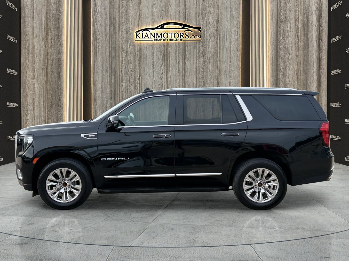 Used 2023 GMC Yukon Denali RWD image 4