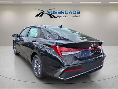 New 2025 Hyundai Elantra Blue image 3