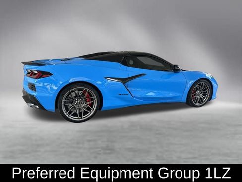 Used 2025 Chevrolet Corvette Z06 RWD image 3