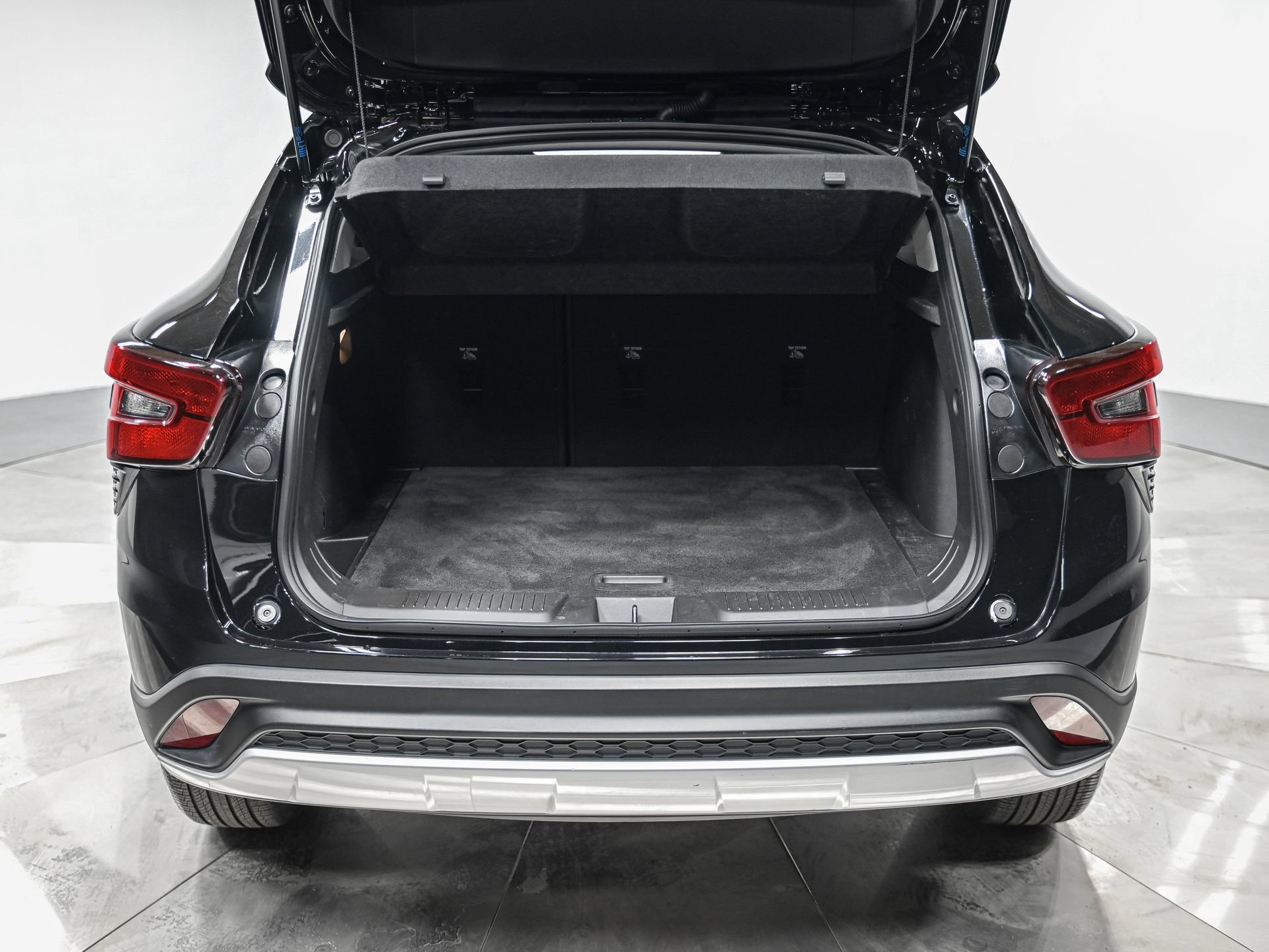 Used 2025 Chevrolet Trax LT FWD image 6