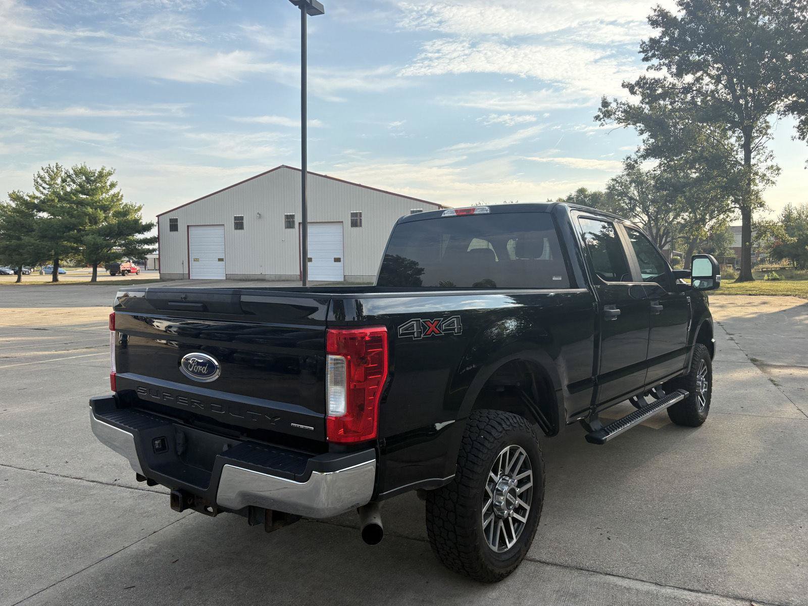 Used 2017 Ford F250 XL w/ STX Appearance Package AWD/4WD image 23