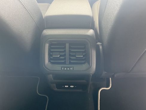 New 2026 Volkswagen Taos SE FWD image 37