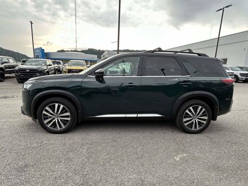 Used 2022 Nissan Pathfinder Platinum w/ Cargo Package AWD/4WD image 4
