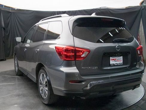 Used 2019 Nissan Pathfinder SV image 10