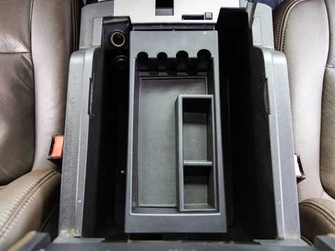 Used 2016 Ford F350 King Ranch w/ King Ranch w/Chrome Package image 32