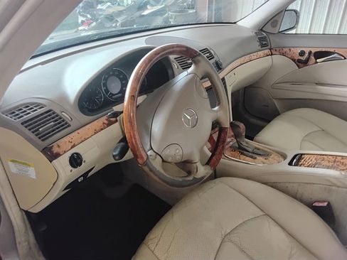 Used 2006 Mercedes-Benz E 350 Sedan image 11