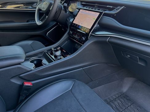 New 2023 Jeep Grand Cherokee Trailhawk w/ Advanced Protech Group II image 15