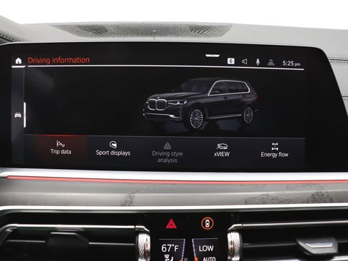 Used 2022 BMW X7 xDrive40i w/ Premium Package image 42