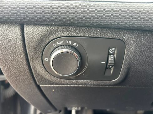 Used 2018 Chevrolet Cruze LT w/ Convenience Package FWD image 11