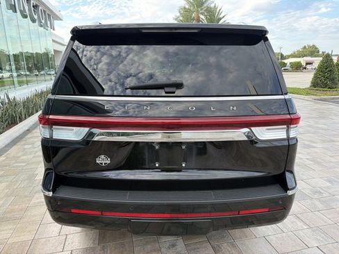 Used 2022 Lincoln Navigator Reserve RWD image 3