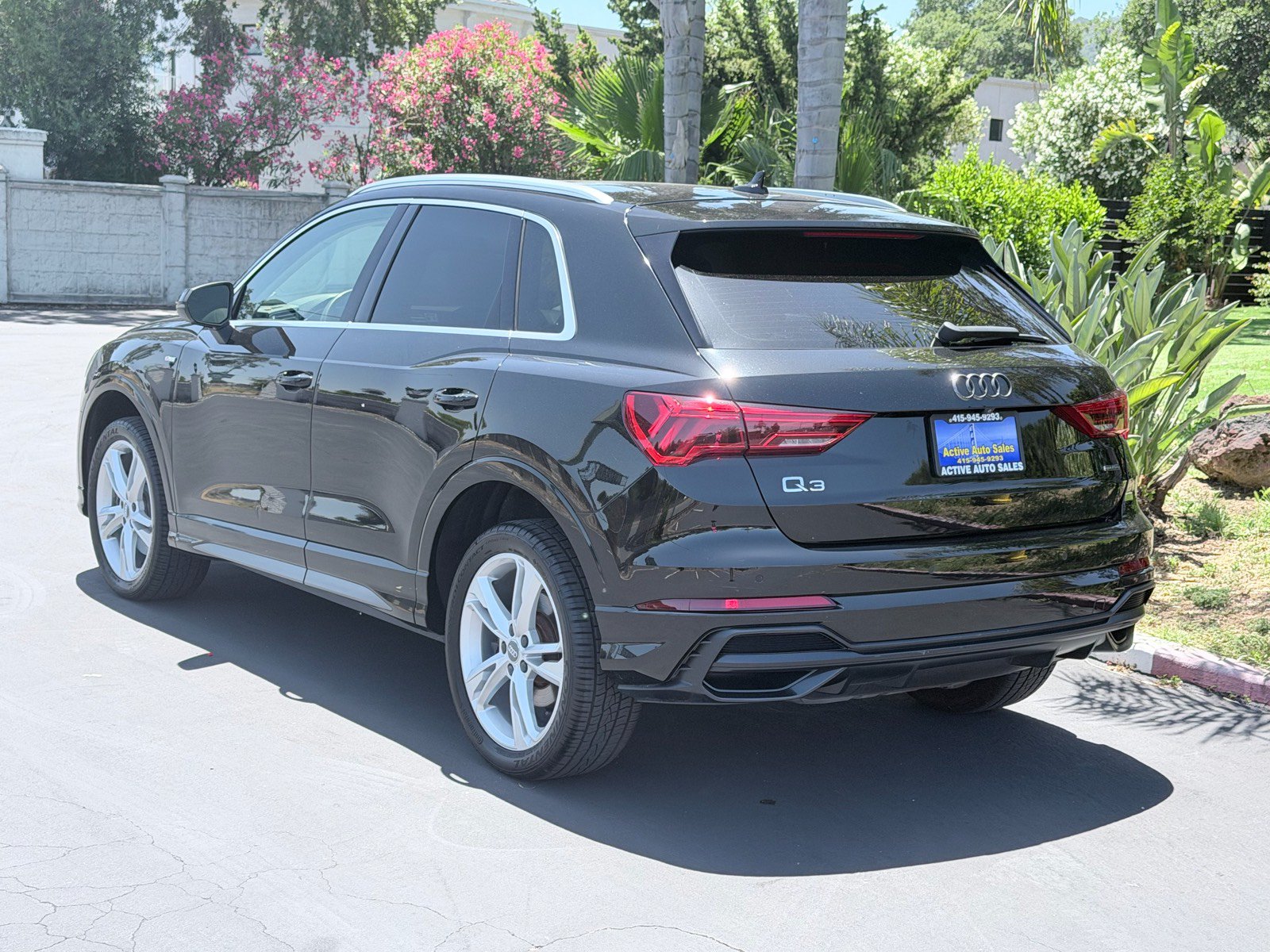 Used 2019 Audi Q3 2.0T Premium Plus w/ Premium Plus Package AWD/4WD image 3