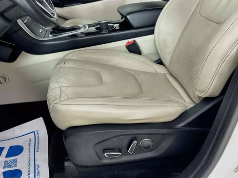 Used 2018 Ford Edge Titanium w/ Technology Package FWD image 22