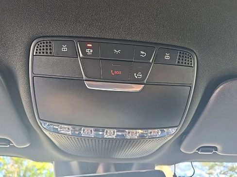 Used 2022 Mercedes-Benz GLC 300 4MATIC w/ Multimedia Package Lite image 19