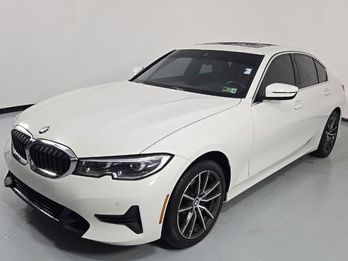Used 2021 BMW 330i xDrive Sedan w/ Convenience Package image 3