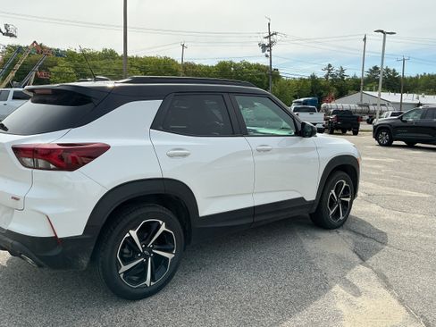 Certified 2023 Chevrolet TrailBlazer RS w/ Convenience Package AWD/4WD image 2