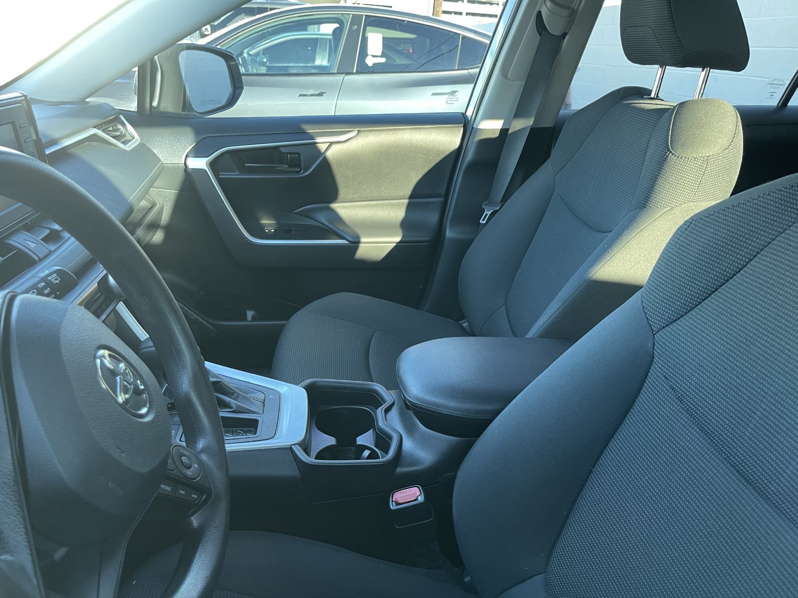Used 2021 Toyota RAV4 LE w/ Carpet Mat Package (TMS) FWD image 11