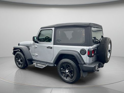 Used 2019 Jeep Wrangler Sport AWD/4WD image 5
