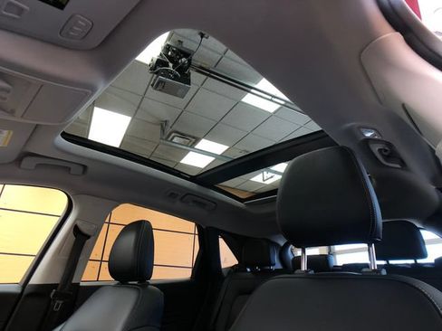 Certified 2022 Ford Escape Titanium AWD/4WD image 21
