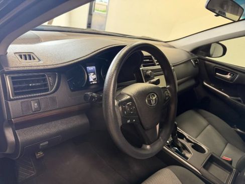 Used 2016 Toyota Camry LE FWD image 13