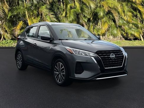 Used 2023 Nissan Kicks SV w/ Interior Electronics Package FWD image 2