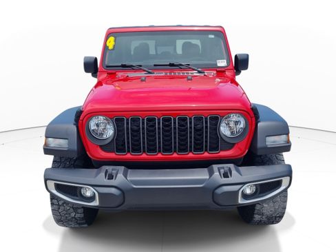 Used 2024 Jeep Gladiator Sport AWD/4WD image 2