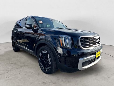 Used 2025 Kia Telluride S image 5