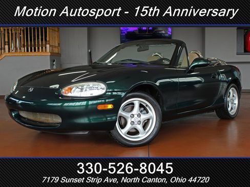 Used 1999 MAZDA MX-5 Miata RWD image 1