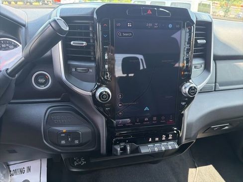Used 2025 RAM 2500 Big Horn AWD/4WD image 18