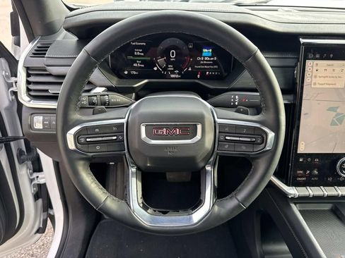 Used 2025 GMC Acadia Elevation image 22