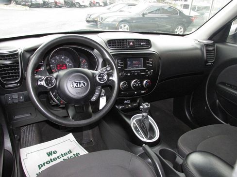 Used 2015 Kia Soul FWD image 17