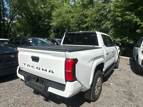 Used 2024 Toyota Tacoma SR5 AWD/4WD image 3