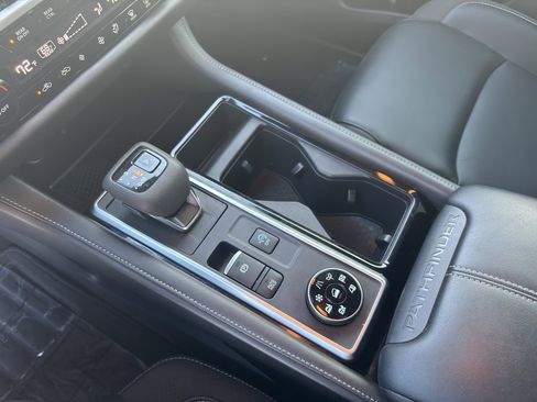 Used 2023 Nissan Pathfinder SL w/ Lighting Package (N92) image 33