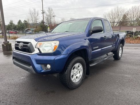 Used 2015 Toyota Tacoma PreRunner image 3