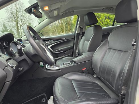 Used 2011 Buick Regal CXL w/ RL3 Preferred Equipment Group image 2