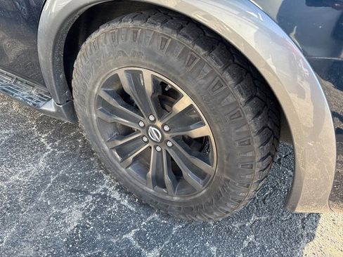 Used 2018 Nissan Armada Platinum image 7