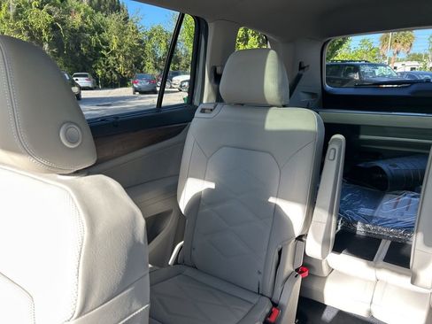 New 2026 Volkswagen Atlas SE image 41