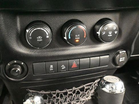 Used 2013 Jeep Wrangler Unlimited Sport AWD/4WD image 18