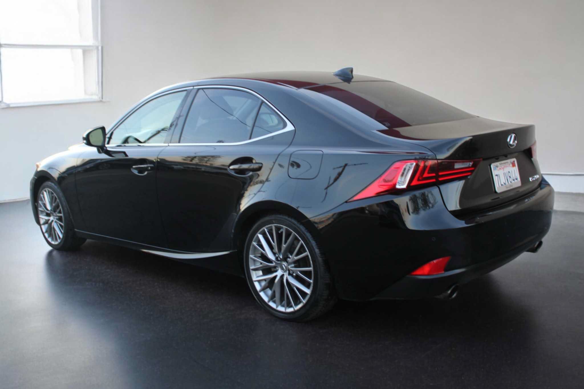 Used 2015 Lexus IS 250 w/ Navigation System Package RWD image 18