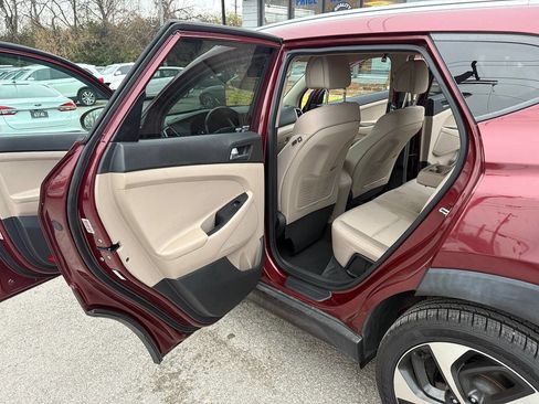 Used 2016 Hyundai Tucson Sport image 11