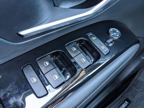 Used 2023 Hyundai Santa Cruz Limited image 16