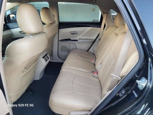 Used 2011 Toyota Venza image 11