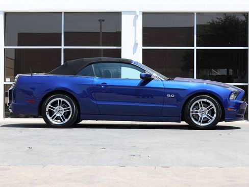Used 2013 Ford Mustang GT Premium w/ Electronics Pkg RWD image 7
