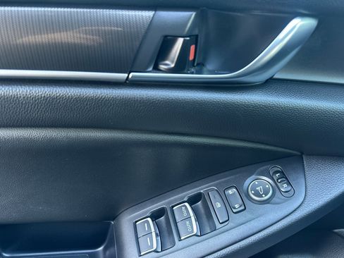 Used 2022 Honda Accord Sport image 11